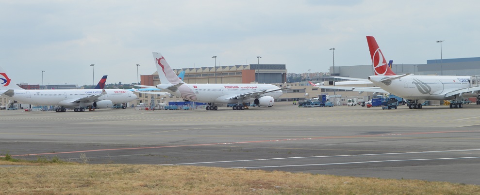 A l'usine Airbus à Toulouse, le 2e Airbus A.330 de Tunisair est déjà peint aux couleurs de la compagnie. Il sera livré en juillet 2015.