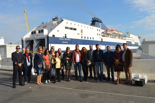 Les participants tunisiens au Famtrip organisé par Grimaldi Lines et son représentant Carthage Tours, à Palerme au pied du navire Zeus Palace.