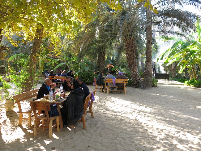 dejeuner sahara lounge tozeur tunisie
