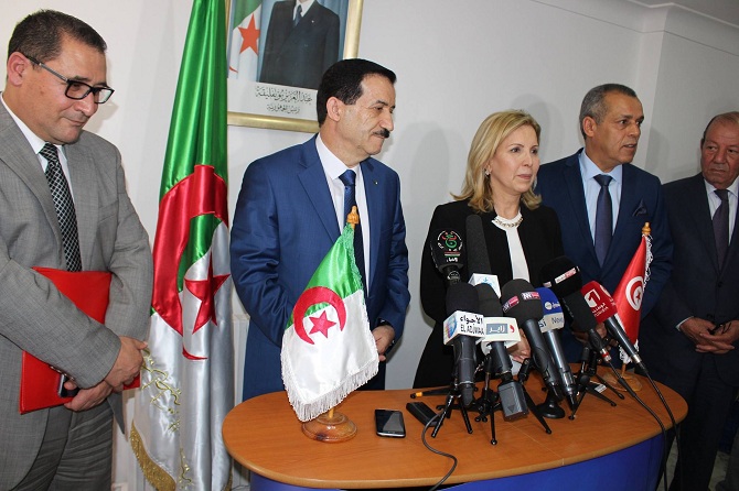 A Alger, conférence de presse conjointe entre les ministres du Tourisme d'Algérie et de Tunisie, en présence du directeur général de l'ONTT et du président de la FTH.