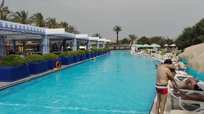 Une partie de la piscine de l'hôtel Rixos Premium Belek.