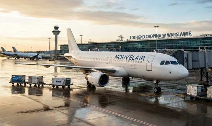 vol-nouvelair-varsovie