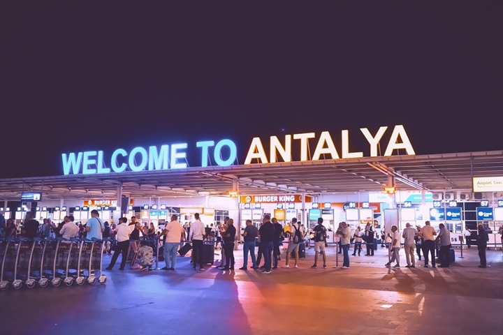 aeroport-antalya-turquie